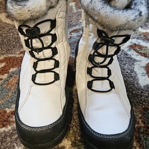 totes White and Black Winter Lace-Up Boots with Faux Fur Cuff